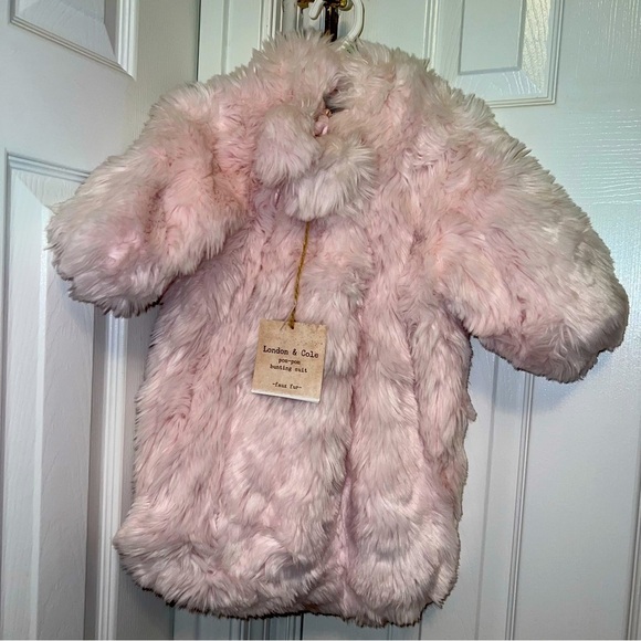 Nwt luxurious, London & Cole faux fur, Pom-Pom bunting suit - Picture 1 of 6
